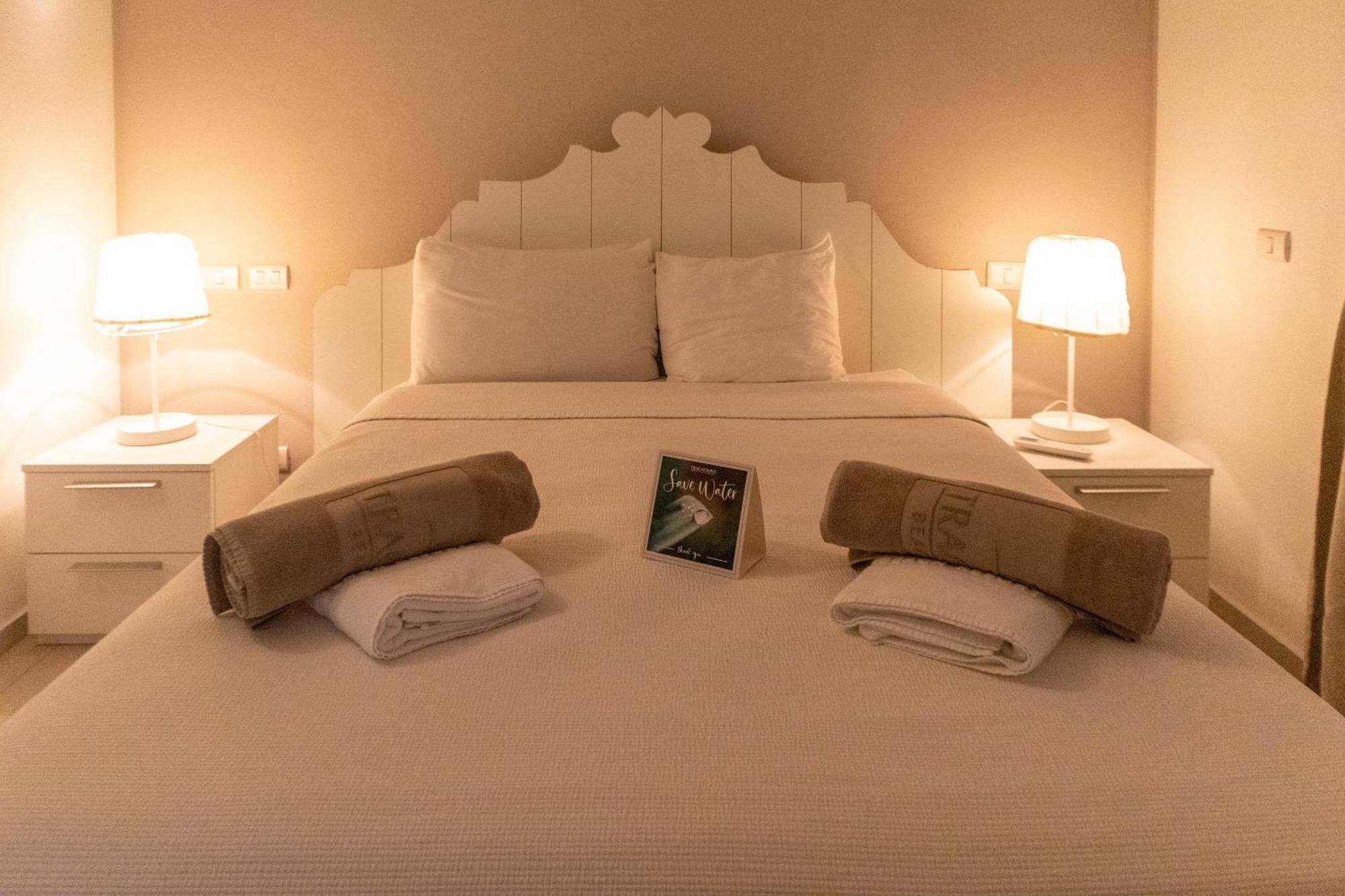 Tracadero Beach Club & Holidays Rentals บายาฮิเบ ภายนอก รูปภาพ