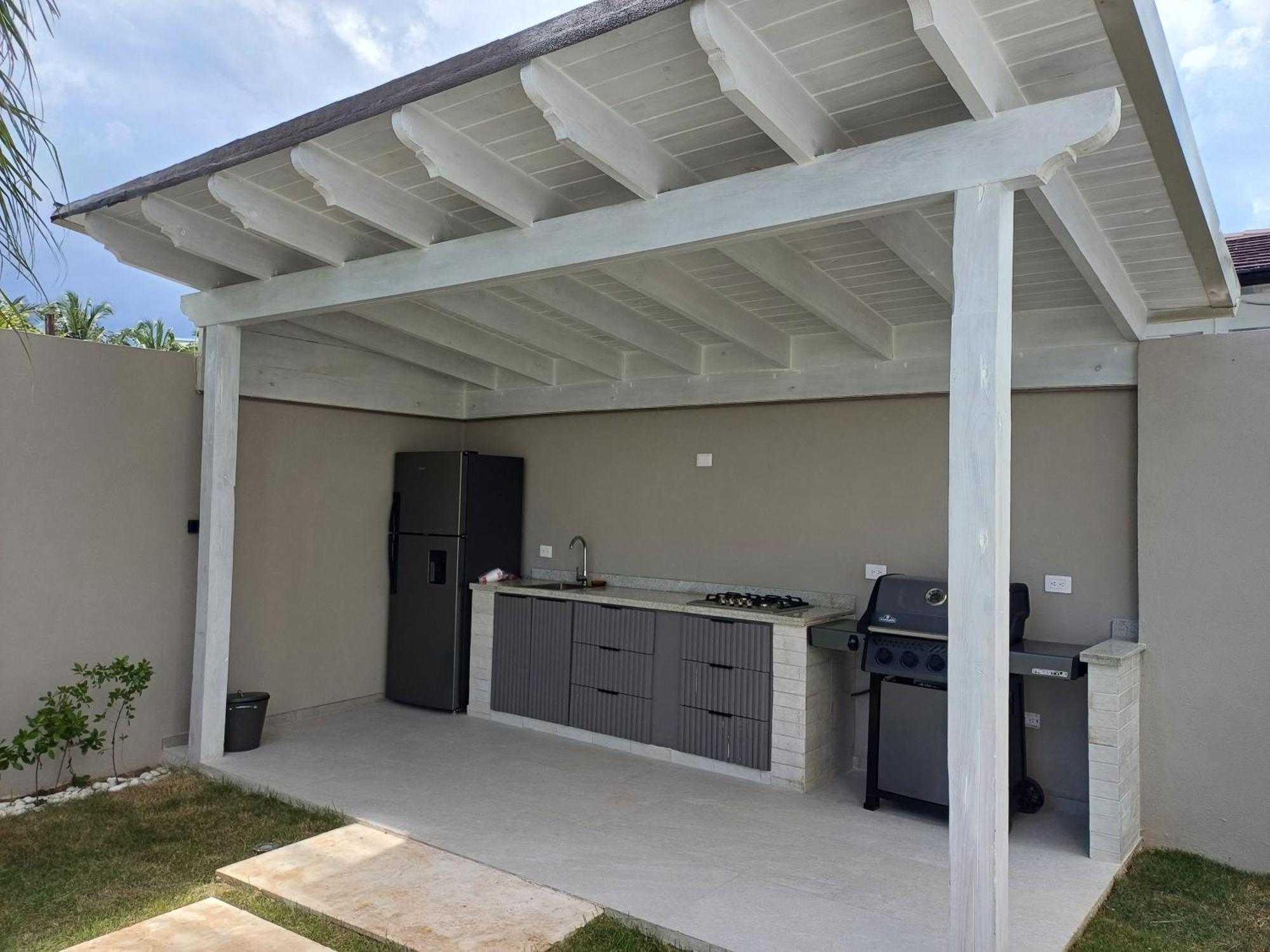 Tracadero Beach Club & Holidays Rentals บายาฮิเบ ภายนอก รูปภาพ